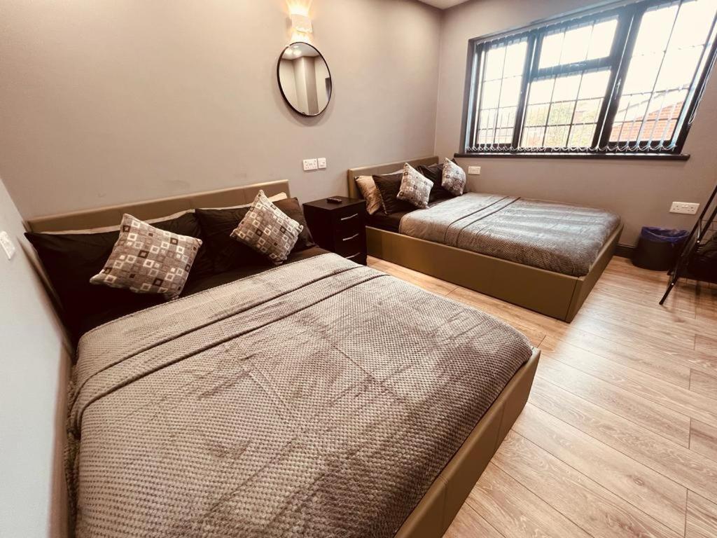 Urban Escape *4 Bedroom House* With Free Parking Birmingham Exteriör bild
