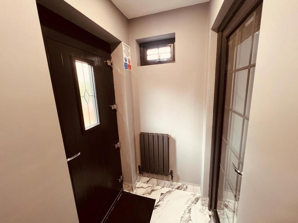 Urban Escape *4 Bedroom House* With Free Parking Birmingham Exteriör bild