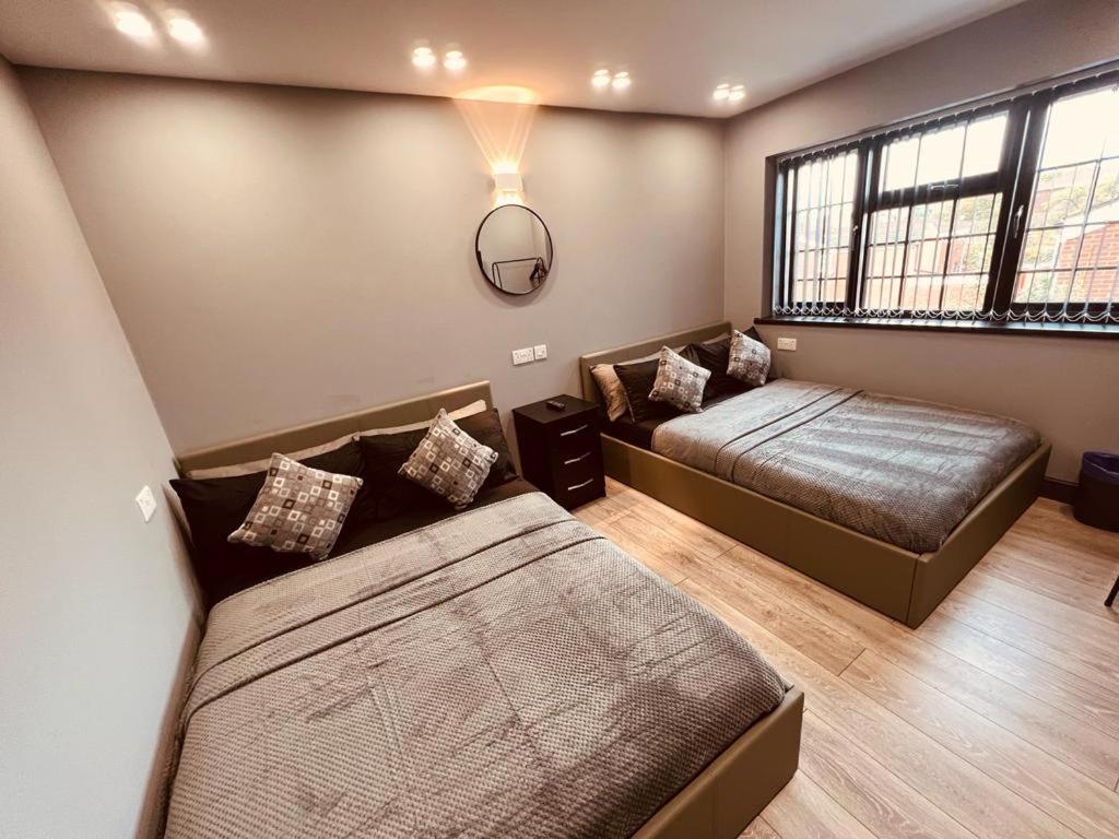 Urban Escape *4 Bedroom House* With Free Parking Birmingham Exteriör bild