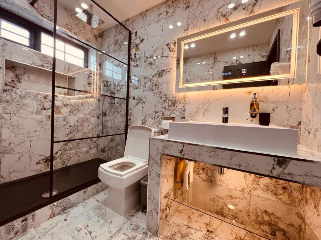 Urban Escape *4 Bedroom House* With Free Parking Birmingham Exteriör bild